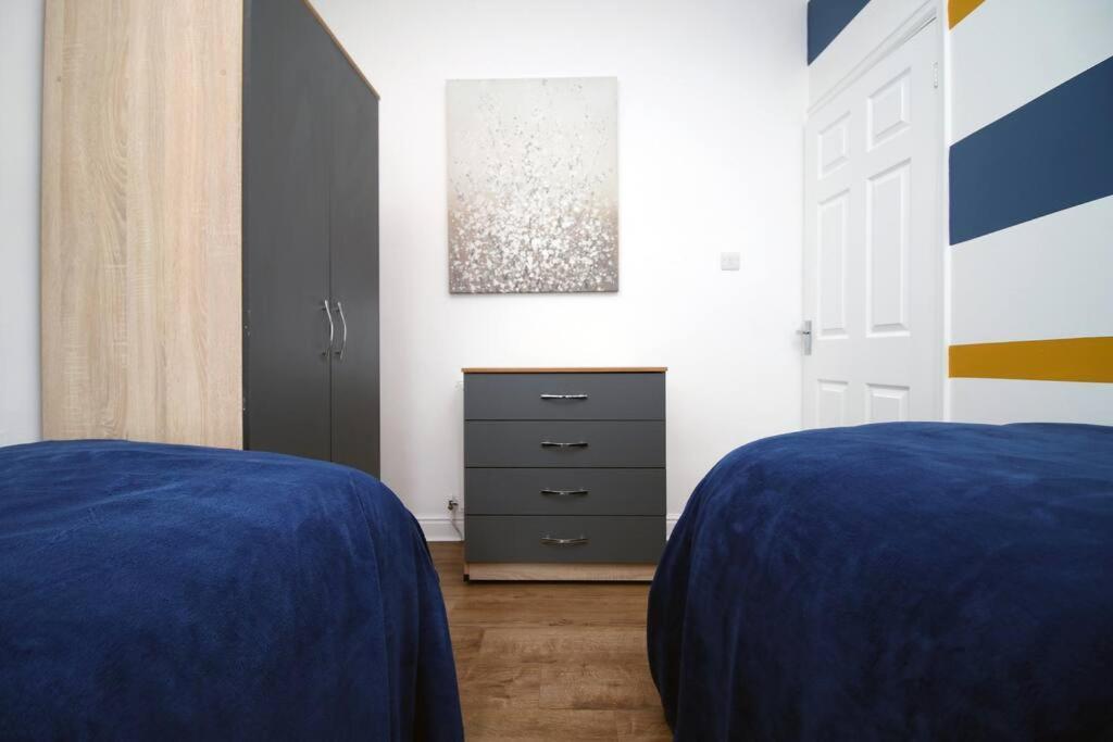 Вилла Holiday House For 7 Guests, Free Wi-Fi & Self Check-In Explore Newport Экстерьер фото