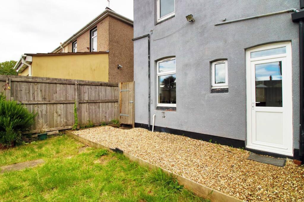 Вилла Holiday House For 7 Guests, Free Wi-Fi & Self Check-In Explore Newport Экстерьер фото
