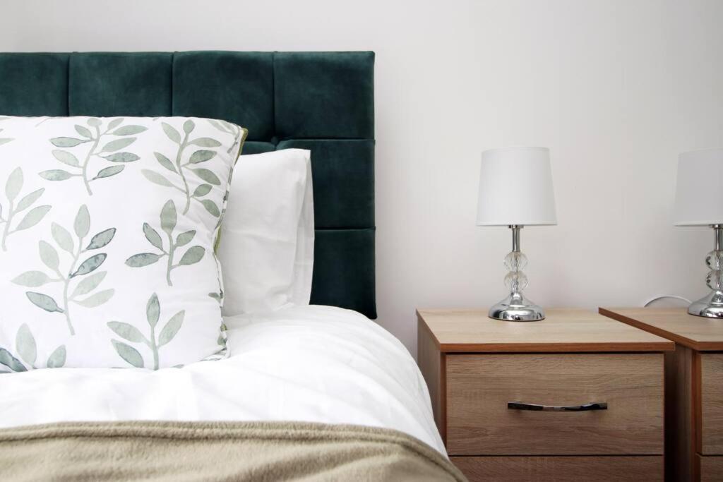 Вилла Holiday House For 7 Guests, Free Wi-Fi & Self Check-In Explore Newport Экстерьер фото