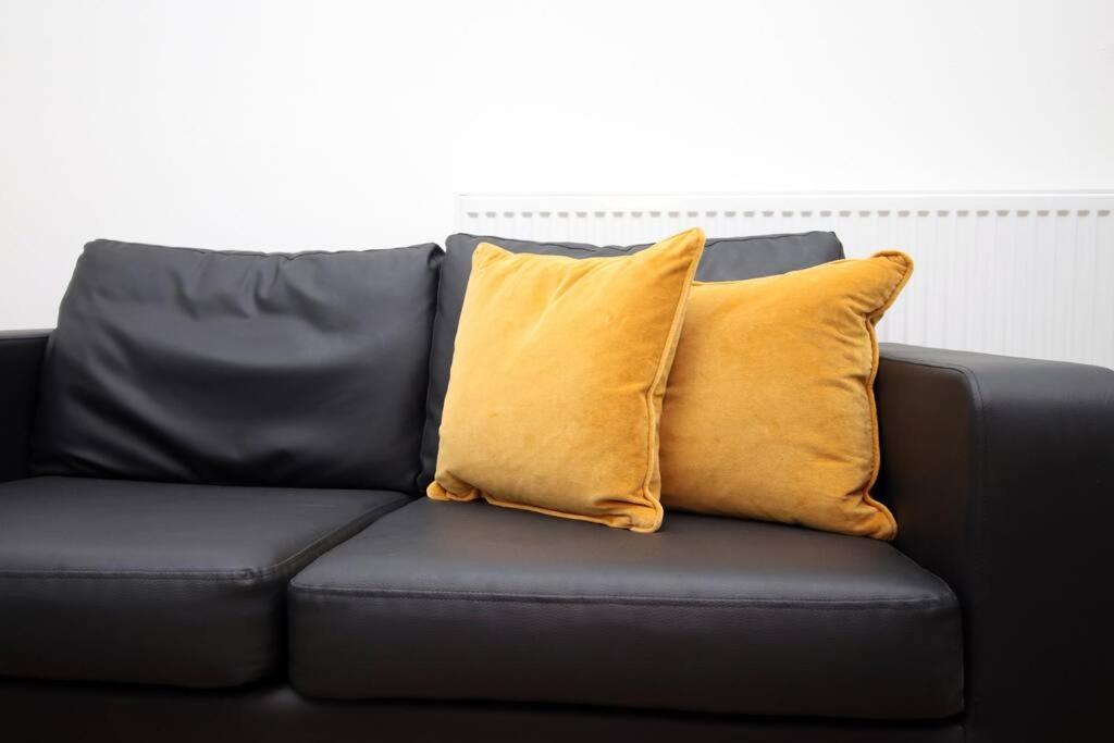 Вилла Holiday House For 7 Guests, Free Wi-Fi & Self Check-In Explore Newport Экстерьер фото