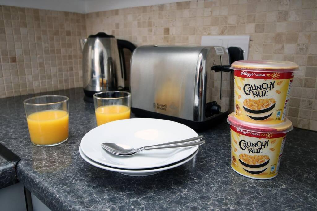 Вилла Holiday House For 7 Guests, Free Wi-Fi & Self Check-In Explore Newport Экстерьер фото