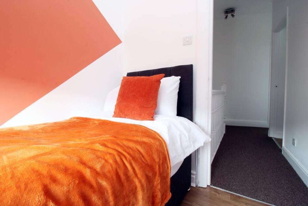 Вилла Holiday House For 7 Guests, Free Wi-Fi & Self Check-In Explore Newport Экстерьер фото