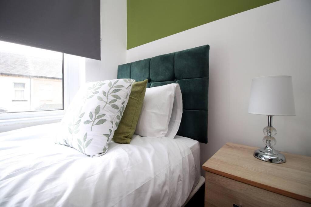 Вилла Holiday House For 7 Guests, Free Wi-Fi & Self Check-In Explore Newport Экстерьер фото