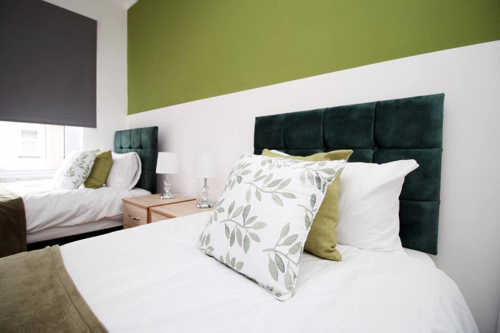 Вилла Holiday House For 7 Guests, Free Wi-Fi & Self Check-In Explore Newport Экстерьер фото