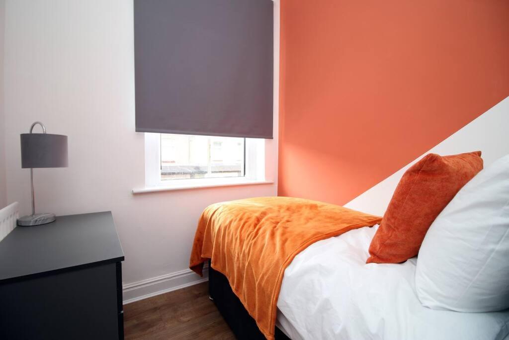 Вилла Holiday House For 7 Guests, Free Wi-Fi & Self Check-In Explore Newport Экстерьер фото